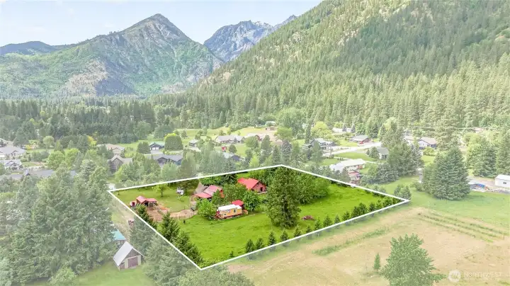 2.4 Acre Icicle Valley Homstead 2.4 Acre Icicle Valley Homstead