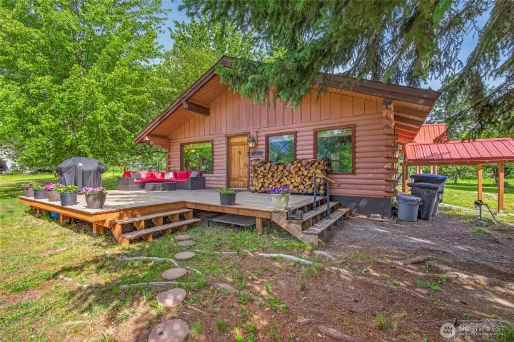 Inviting Log Home Inviting Log Home