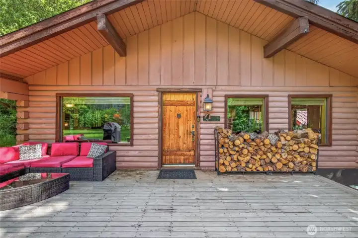 Generous Front Deck Generous Front Deck