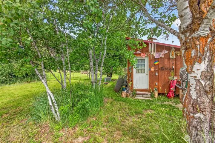 Tiny detached office space Tiny detached office space