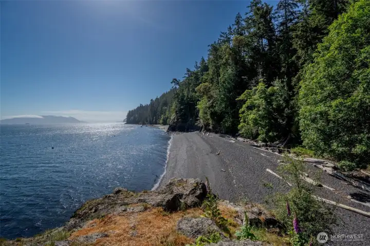 Raccoon Point 2 HOA Private Beach.