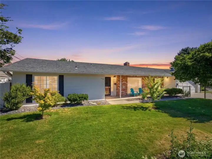 Mid-Century Modern-inspired rambler with timeless curb appeal on a spacious corner lot in Wenatchee. Mid-Century Modern-inspired rambler with timeless curb appeal on a spacious corner lot in Wenatchee.