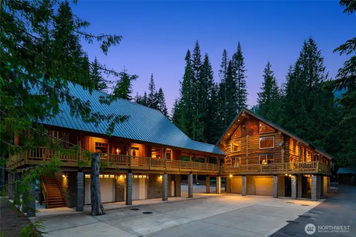 Escape to this private Lake Kachess sanctuary an hour from Seattle.
