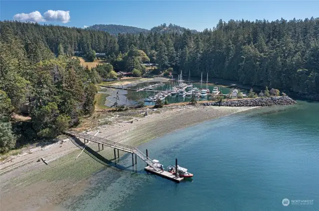 dock and 150 ft of private beach 550    ft common area beach