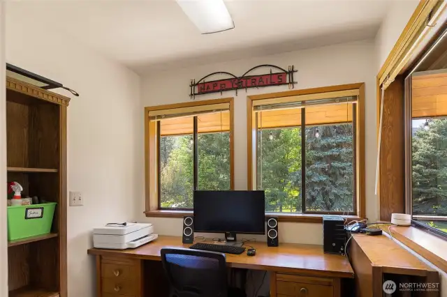 Main Level Office Nook