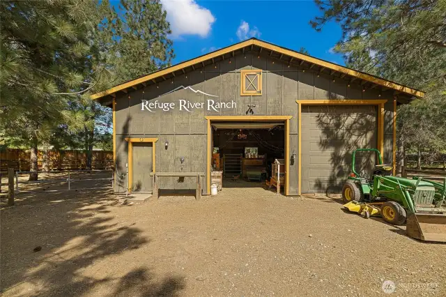 Detached Garage/Barn