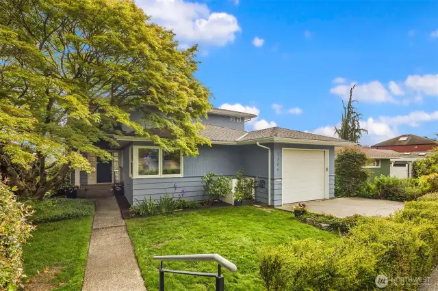 Classic View Ridge home with wireless views.