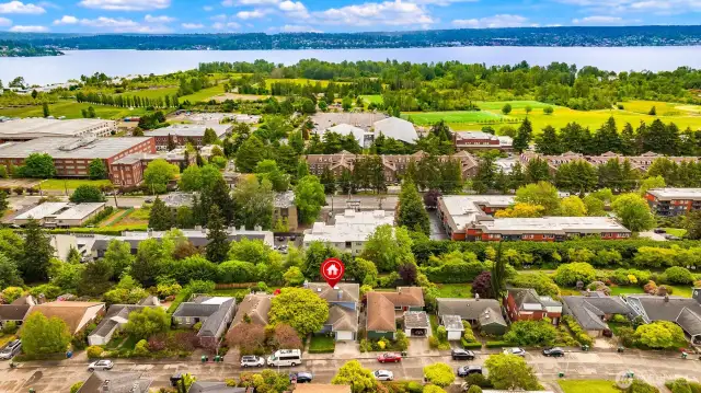 Perfect location by Magnuson Park with quick access to the Burke-Gilman Trail.