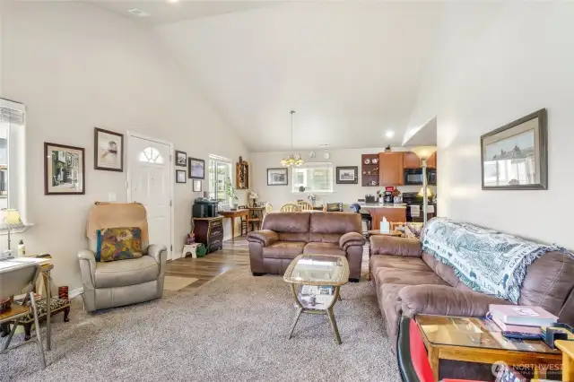 You'll just love this floor plan with the flow of traffic, the carpeted living room and open concept.