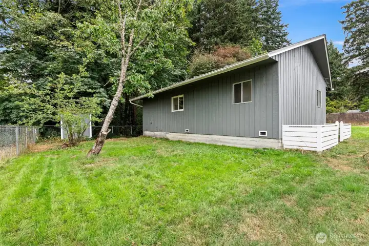 Backyard with room for gardening