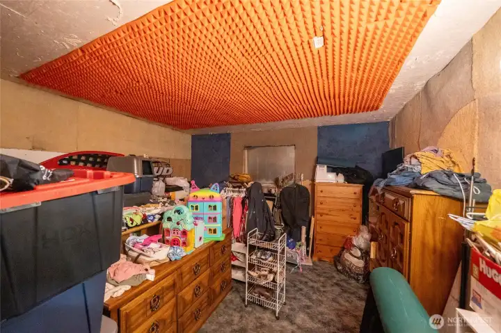 Extra finished room in garage