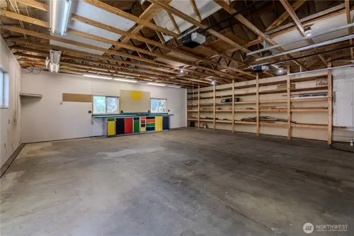 HUGE 900 sf Detached garage and shop!
