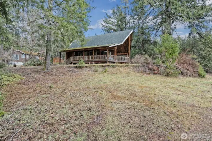 1 Bed, 1.5 Bath w/ upstairs loft (potential 2nd bed)