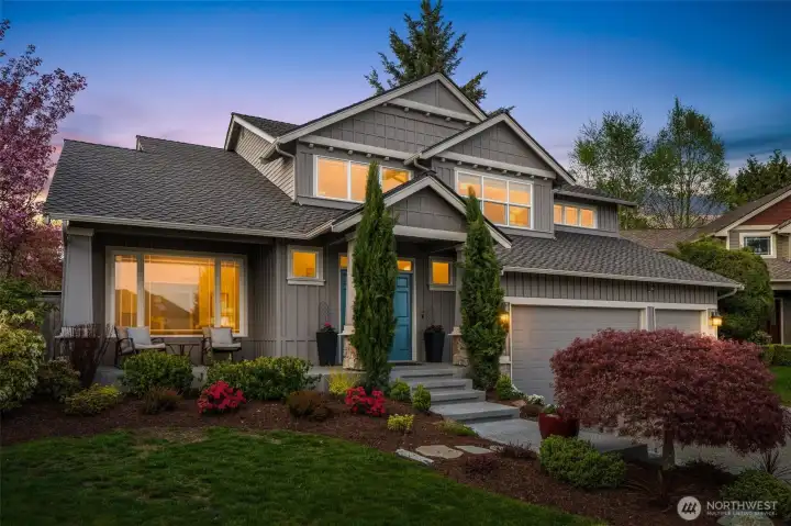 At twilight, luxury, comfort, and craftsmanship converge.