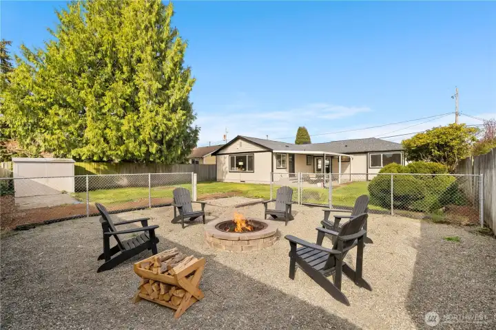 Staged fire pit