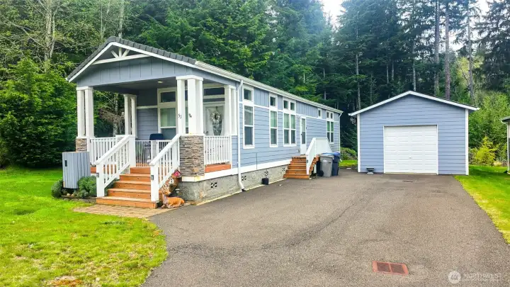 Look at this little cutie of a place!