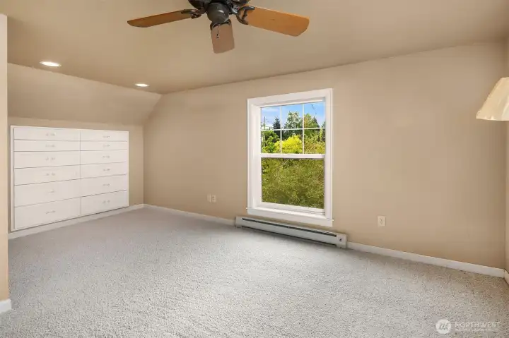 3rd bedroom upstairs