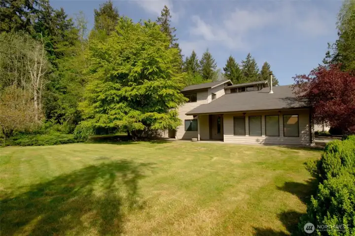 Welcome to 7 acres of peace, quiet and room for all your toys!