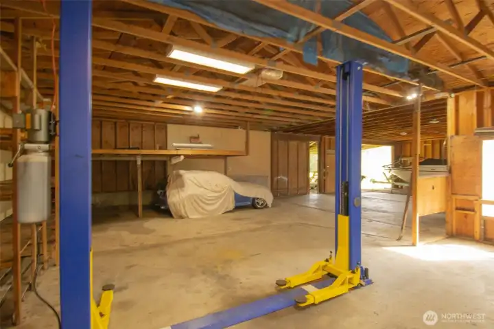 Auto Hoist Lift