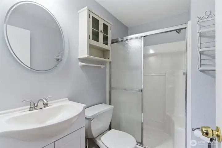 Lower level 3/4 bath