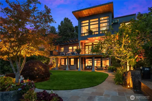Professional lighting in all gardens.