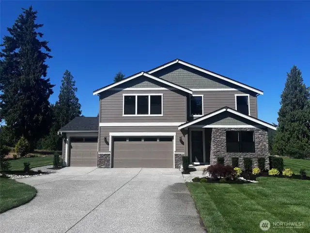 Actual home shown. Photos are for representational purposes only.  Colors and options may vary.