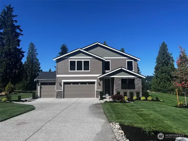 Actual home shown.  Photos are for representational purposes only.  Colors and options may vary.