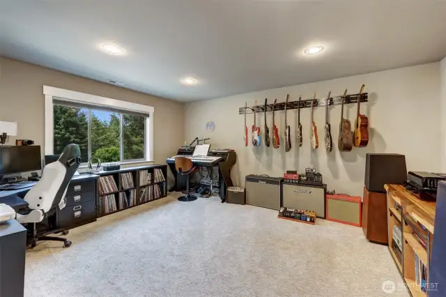 Large flex room