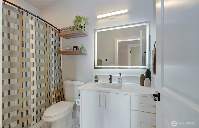 Full guest bath