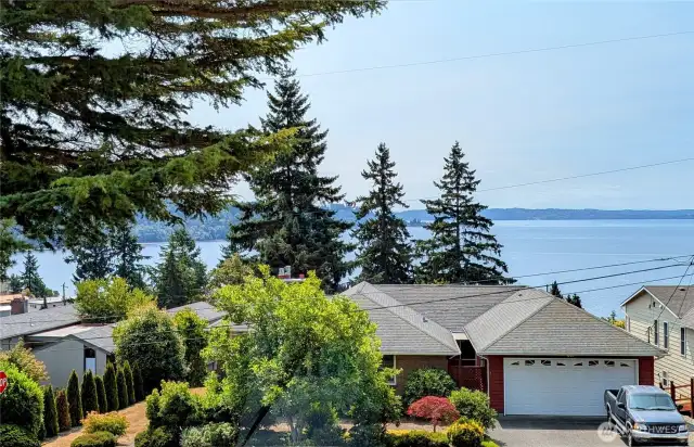 Beautiful view of Seahurst Beach and Three Tree Point.