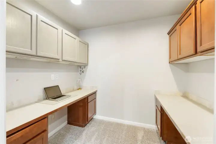 Upstairs Office /Flex area