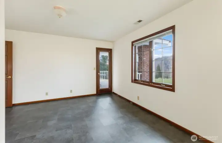 3rd bedroom with balcony access