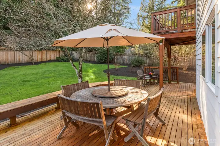 Built in benches and a natural spot to appreciate the details