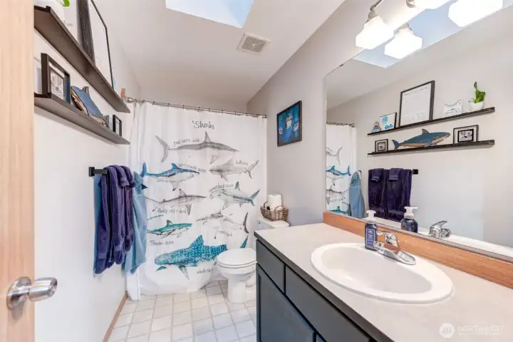 Full Bathroom between bedrooms