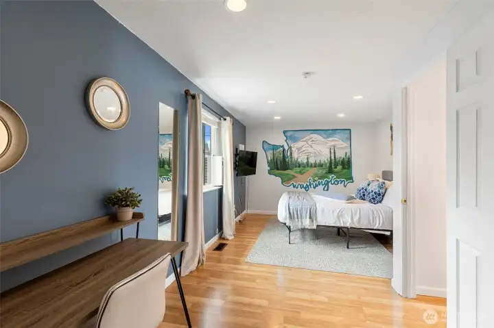 Main bedroom mural: Shaped like WA State, with a view of one of Washingtons mountains inside.