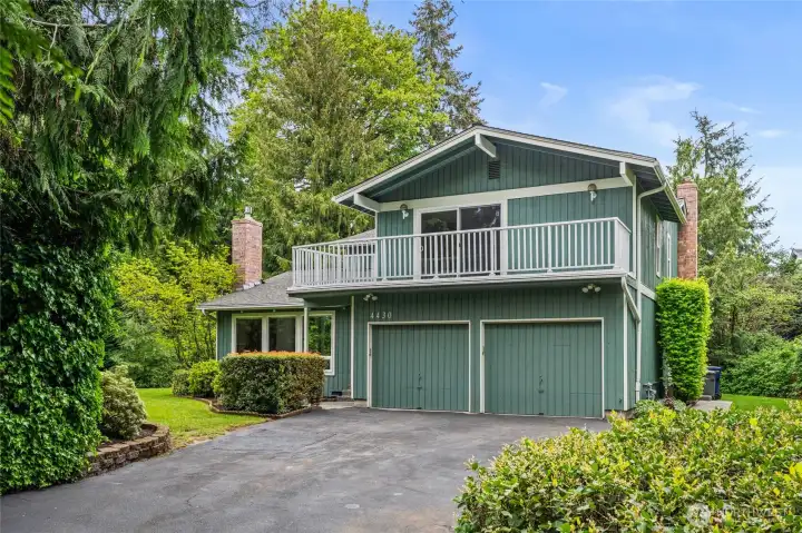 Spacious 2 car garage with lots of storage. There is a brand new furnace and electric panel inside!