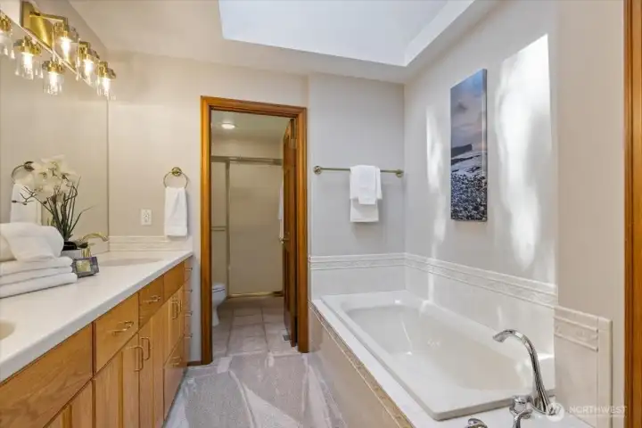 5 piece primary bath.