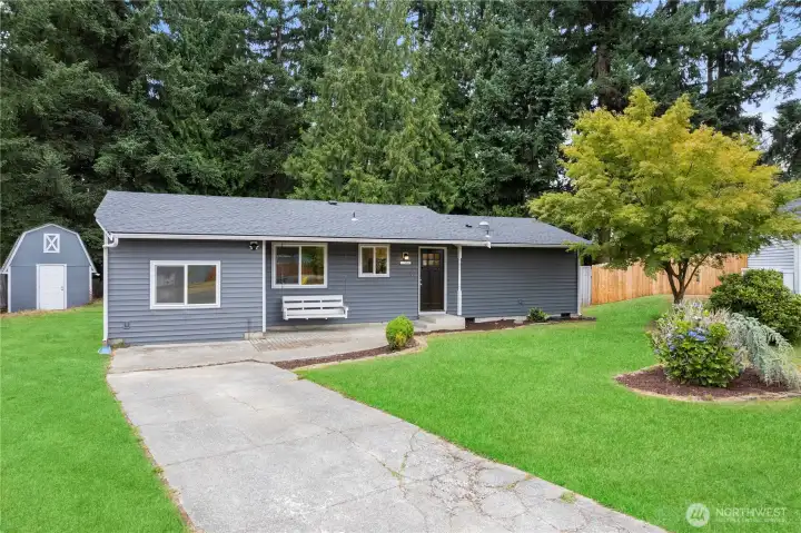 Beautiful starter home in quite quaint cul-de-sac. Grass photo has been altered to appear greener.