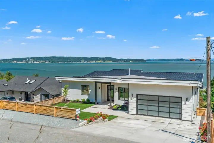 Panoramic Sound and Mountian Views
