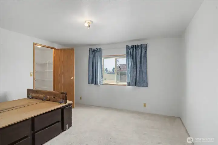 1st bedroom 1st bedroom