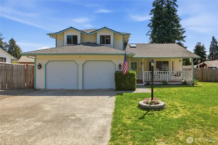 Straight on, front exterior Straight on, front exterior