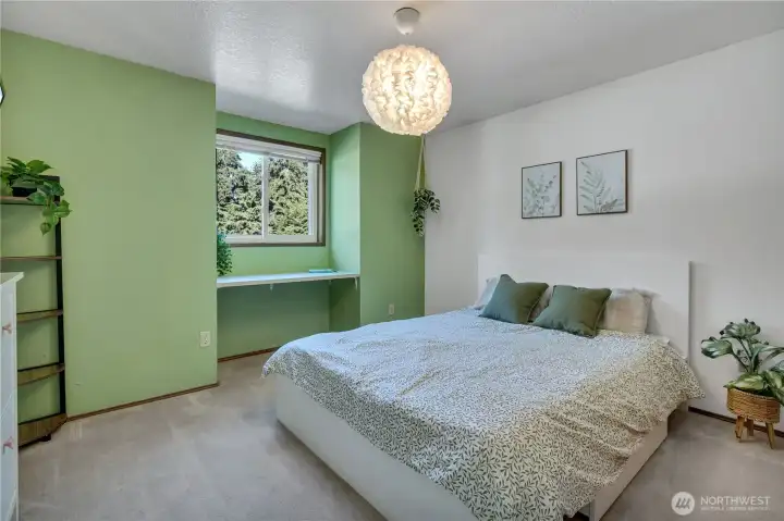 Bedroom with built in desk Bedroom with built in desk