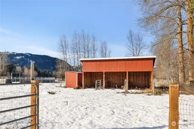 This property is ready for your animals. Bring your horses and enjoy country living!