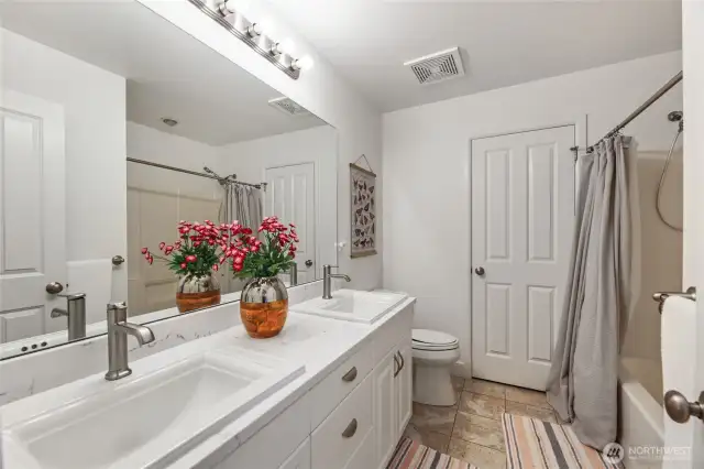 2nd upper level bedroom