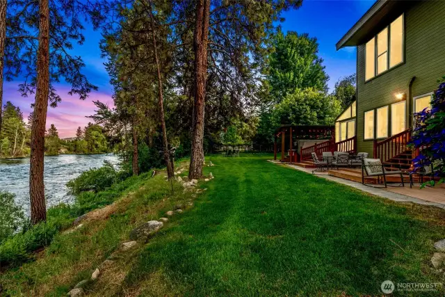 Wenatchee River Waterfront Home with Tier II STR Permit