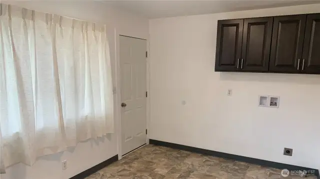 Unit A Washer//Dryer Hook Up