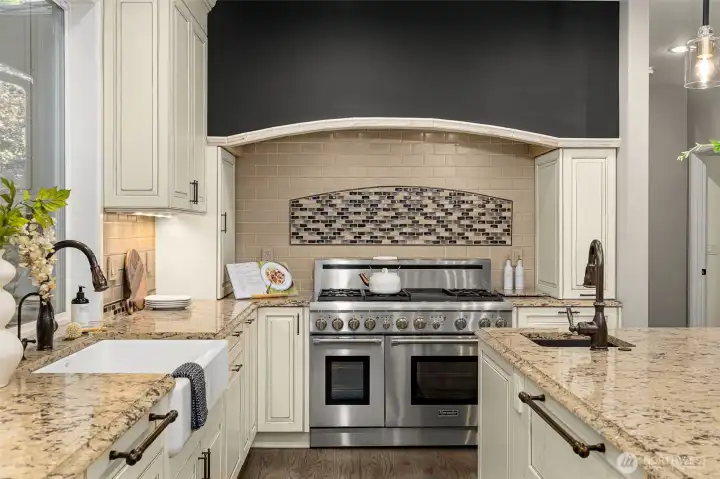 Professional grade appliances, including Thermador gas range