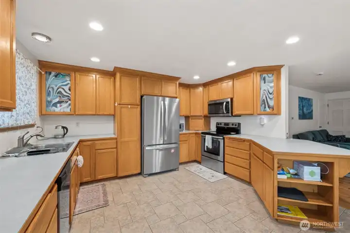 Kitchen with Breakfast Bar