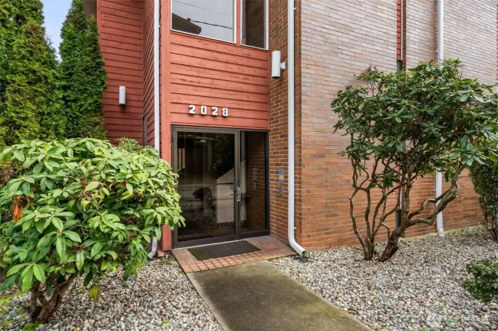 Quiet, convenient, and walkable East Queen Anne location, close to parks, shops, and dining!