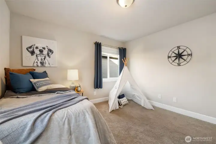 Upstairs 4th bedroom in front of house